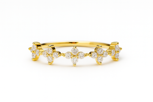 LA14- 14KY Diamond ring with diamonds clover cluster designs.